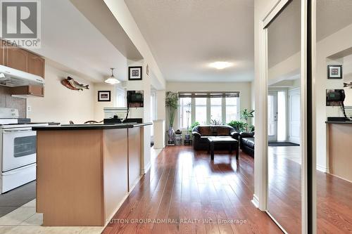 86 Gas Lamp Lane, Markham, ON - Indoor Photo Showing Kitchen