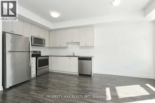 13 Engel Street, Vaughan, ON - Indoor Photo Showing Kitchen