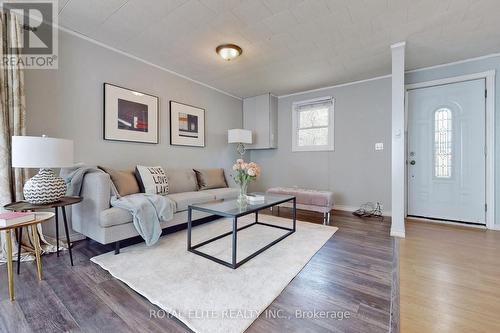 3965 Hilltop Road, Ramara, ON - Indoor Photo Showing Living Room