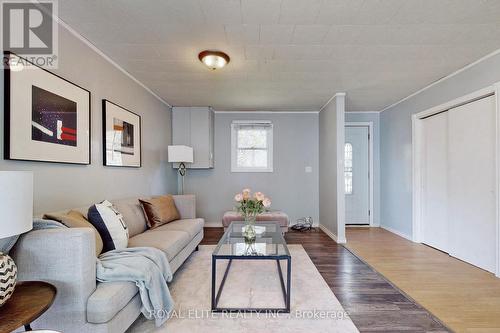 3965 Hilltop Road, Ramara, ON - Indoor Photo Showing Living Room