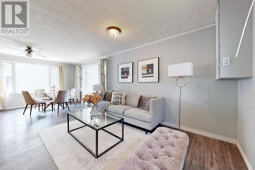 3965 Hilltop Road, Ramara, ON - Indoor Photo Showing Living Room