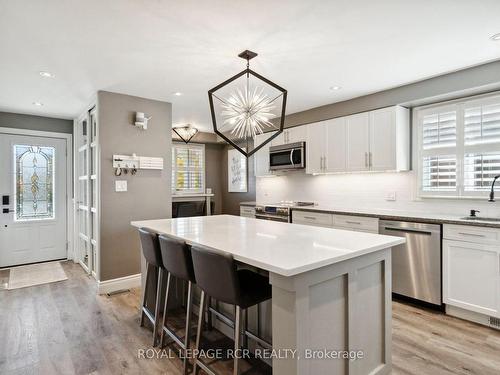 440 Mount Albion Rd, Hamilton, ON - Indoor Photo Showing Kitchen With Upgraded Kitchen