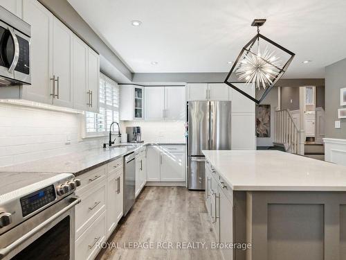 440 Mount Albion Rd, Hamilton, ON - Indoor Photo Showing Kitchen With Upgraded Kitchen