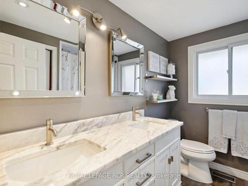 440 Mount Albion Rd, Hamilton, ON - Indoor Photo Showing Bathroom