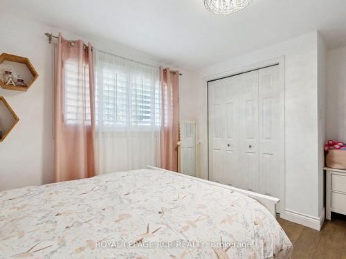 440 Mount Albion Rd, Hamilton, ON - Indoor Photo Showing Bedroom