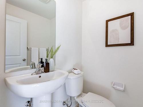 10 Cunliffe Lane W, Ajax, ON - Indoor Photo Showing Bathroom