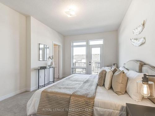 10 Cunliffe Lane W, Ajax, ON - Indoor Photo Showing Bedroom