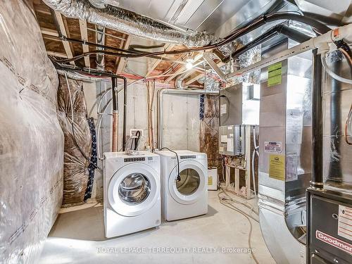 10 Cunliffe Lane W, Ajax, ON - Indoor Photo Showing Laundry Room