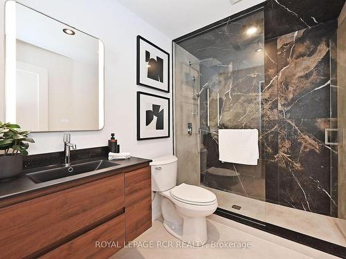 140 Temperance St, Aurora, ON - Indoor Photo Showing Bathroom