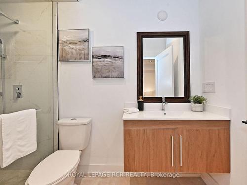 140 Temperance St, Aurora, ON - Indoor Photo Showing Bathroom