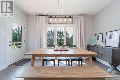 313 Moore Crescent, Kemptville, ON - Indoor Photo Showing Dining Room