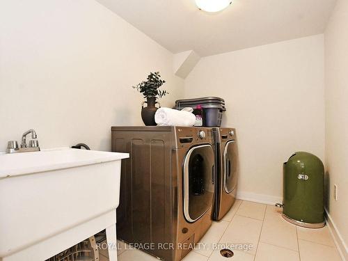 65 Anchusa Dr, Richmond Hill, ON - Indoor Photo Showing Laundry Room