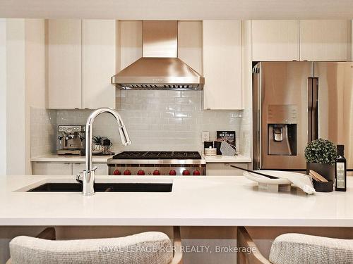 65 Anchusa Dr, Richmond Hill, ON - Indoor Photo Showing Kitchen With Stainless Steel Kitchen With Double Sink With Upgraded Kitchen