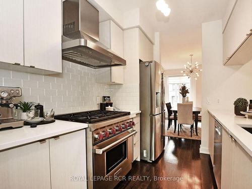 65 Anchusa Dr, Richmond Hill, ON - Indoor Photo Showing Kitchen With Stainless Steel Kitchen With Upgraded Kitchen