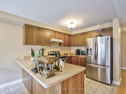 23 Barli Cres, Vaughan, ON - Indoor Photo Showing Kitchen