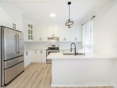 35 Britannia Ave, Hamilton, ON - Indoor Photo Showing Kitchen With Upgraded Kitchen