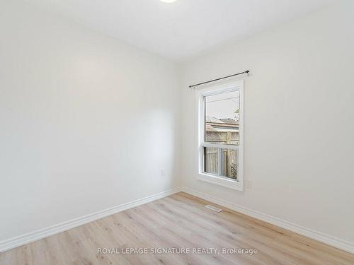 35 Britannia Ave, Hamilton, ON - Indoor Photo Showing Bathroom