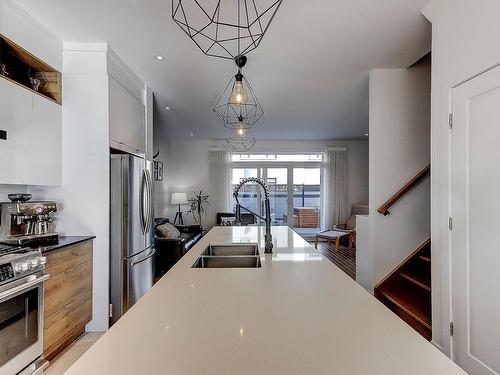 Cuisine - 191 Rue D'Ambre, Candiac, QC - Indoor Photo Showing Kitchen With Double Sink With Upgraded Kitchen