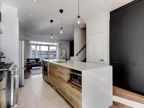 Cuisine - 191 Rue D'Ambre, Candiac, QC - Indoor Photo Showing Kitchen With Upgraded Kitchen