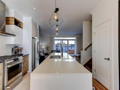 Cuisine - 191 Rue D'Ambre, Candiac, QC - Indoor Photo Showing Kitchen With Double Sink With Upgraded Kitchen