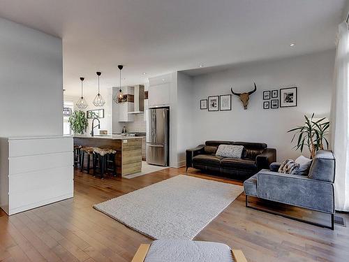 Salon - 191 Rue D'Ambre, Candiac, QC - Indoor Photo Showing Living Room