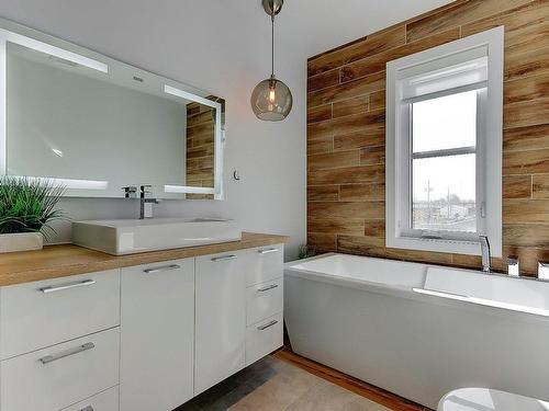 Salle de bains - 191 Rue D'Ambre, Candiac, QC - Indoor Photo Showing Bathroom