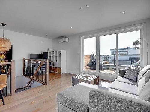 Mezzanine - 191 Rue D'Ambre, Candiac, QC - Indoor Photo Showing Living Room