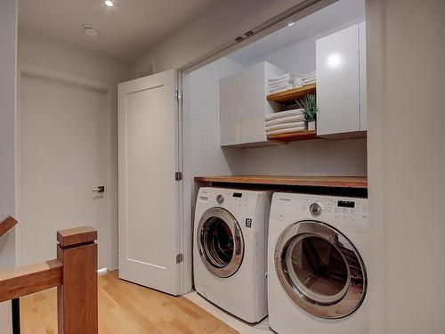 Salle de lavage - 191 Rue D'Ambre, Candiac, QC - Indoor Photo Showing Laundry Room