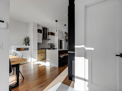 Hall d'entrÃ©e - 191 Rue D'Ambre, Candiac, QC - Indoor Photo Showing Kitchen