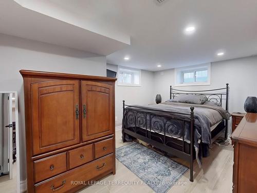 36 Elmvale Blvd, Whitchurch-Stouffville, ON - Indoor Photo Showing Bedroom