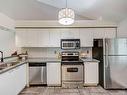 155-85 Bristol Rd E, Mississauga, ON  - Indoor Photo Showing Kitchen 