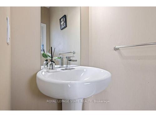 B-16 Prospect Ave, St. Catharines, ON - Indoor Photo Showing Bathroom