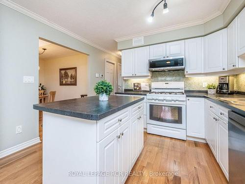 914 9Th Avenue Ae, Owen Sound, ON - Indoor Photo Showing Kitchen