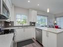 303-1018 Inverness Rd, Saanich, BC  - Indoor Photo Showing Kitchen 