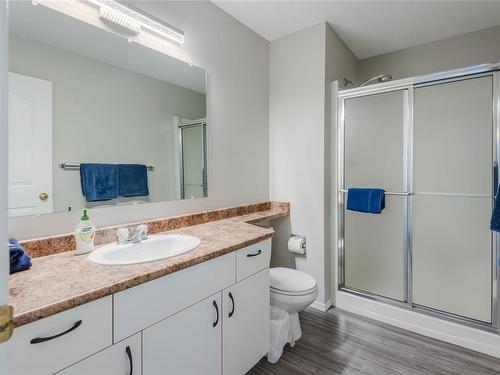 309-1165 Resort Dr, Parksville, BC - Indoor Photo Showing Bathroom