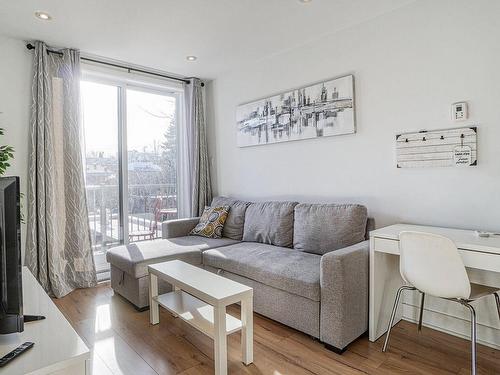 Salon - 204-2400 Rue Du Centre, Montréal (Le Sud-Ouest), QC - Indoor Photo Showing Living Room