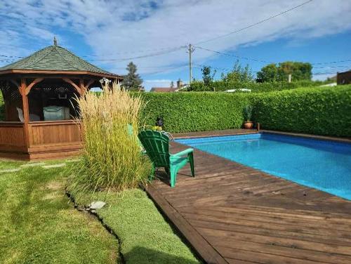 Terrasse - 45 Rue Micheline, Gatineau (Gatineau), QC - Outdoor With In Ground Pool With Backyard