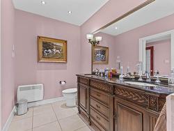 Ensuite bathroom - 