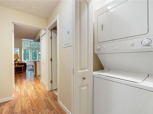 303-5660 Edgewater Lane, Nanaimo, BC - Indoor Photo Showing Laundry Room