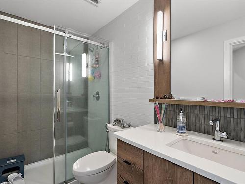 410-950 Whirlaway Cres, Langford, BC - Indoor Photo Showing Bathroom