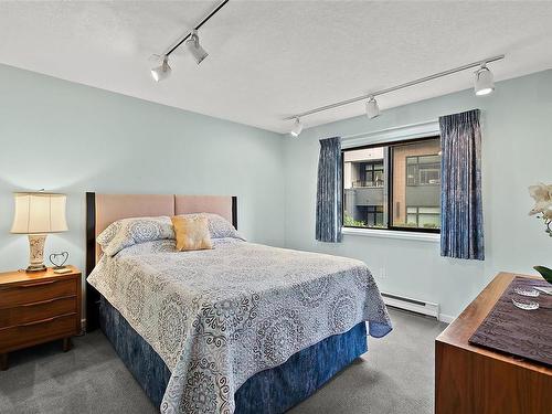 203-906 Southgate St, Victoria, BC - Indoor Photo Showing Bedroom