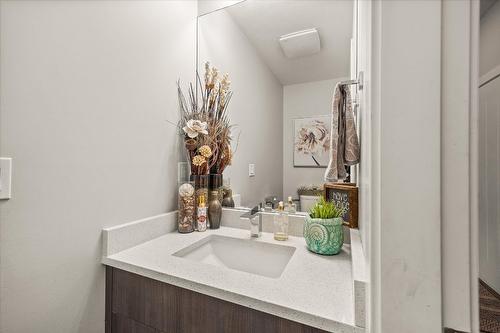 3737 Inverness Road, West Kelowna, BC - Indoor Photo Showing Bathroom