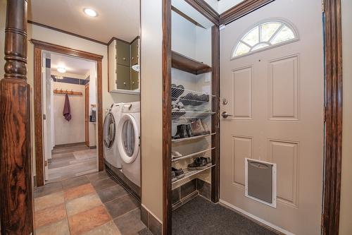 2901 26 Street, Vernon, BC - Indoor Photo Showing Laundry Room