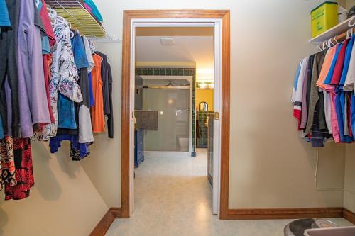 2901 26 Street, Vernon, BC - Indoor With Storage