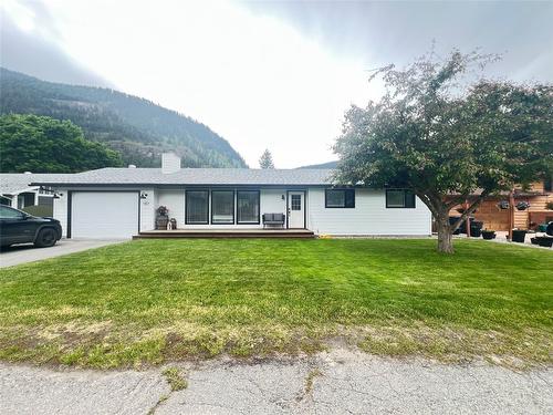 1107 Beach Place, Chase, BC 