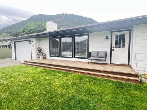 1107 Beach Place, Chase, BC 