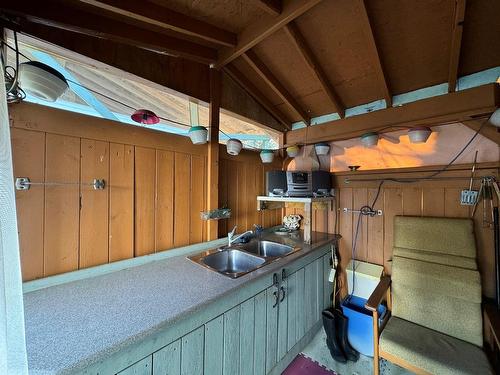 Kitchenette - 67 Ch. Du Chenail-Du-Moine, Lac-Des-Plages, QC - Indoor Photo Showing Kitchen With Double Sink