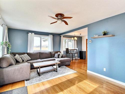 Salon - 1084 Ch. De La Baie-Solitaire, Rouyn-Noranda, QC - Indoor Photo Showing Living Room