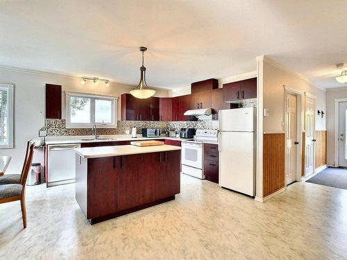 Cuisine - 1084 Ch. De La Baie-Solitaire, Rouyn-Noranda, QC - Indoor Photo Showing Kitchen