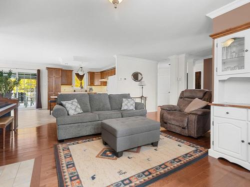 Living room - 76 Rue Des Peupliers, Lévis (Les Chutes-De-La-Chaudière-Ouest), QC - Indoor Photo Showing Living Room